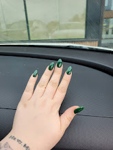 Manucure vert émeraude